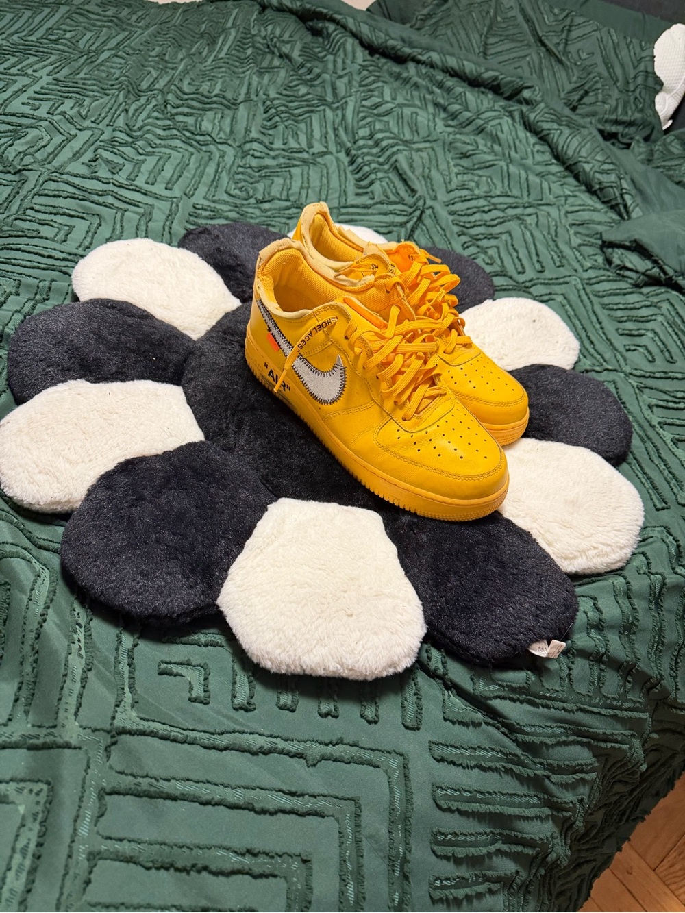 Nike Kids Bright Yellow Low-Top Sneakers with White Swoosh